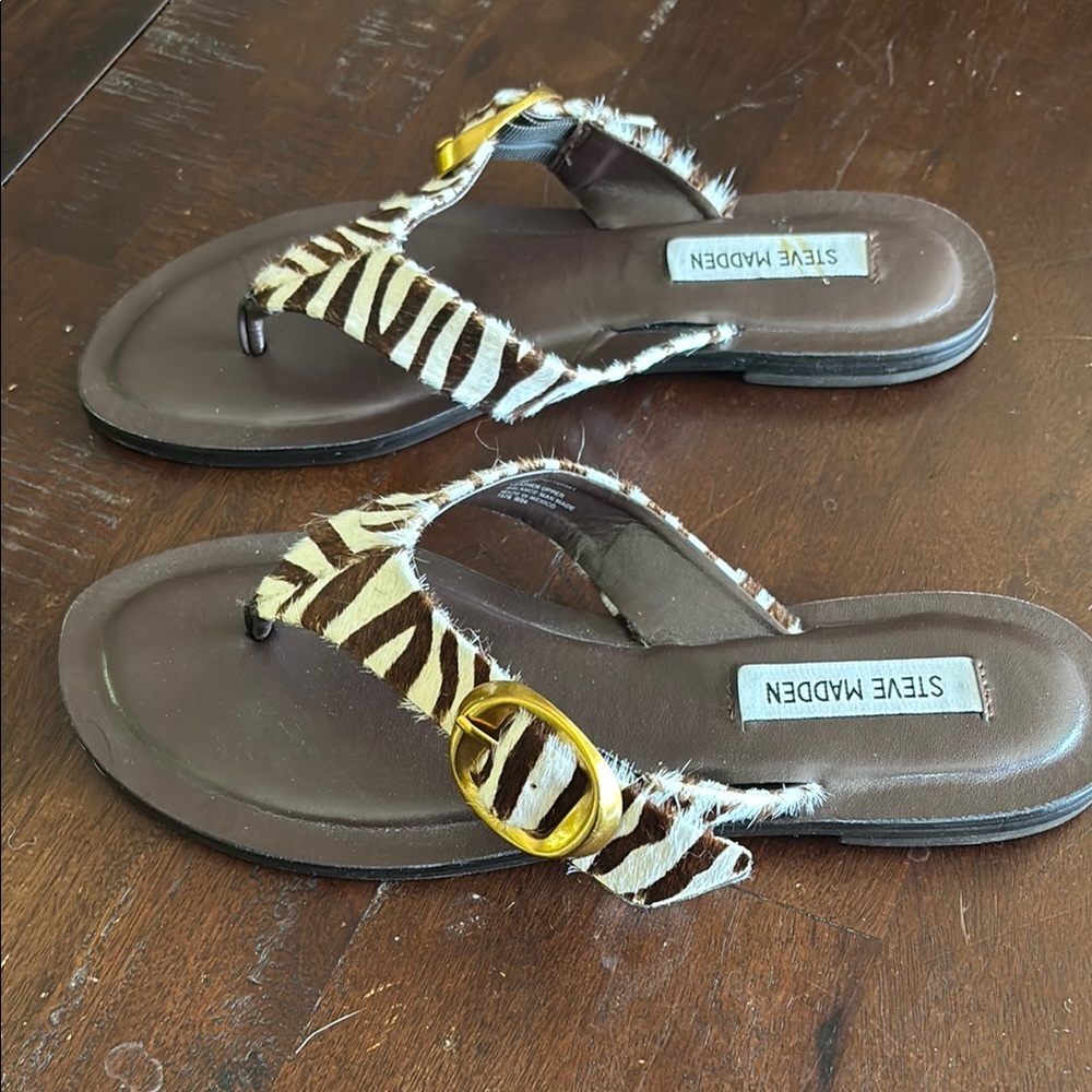 Steve Madden Brown and Gold Sandals with Chic Design